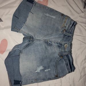 LEVI’S Boyfriend Shorts